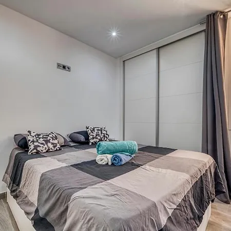 Apartment First Line With Views - 6 Guests